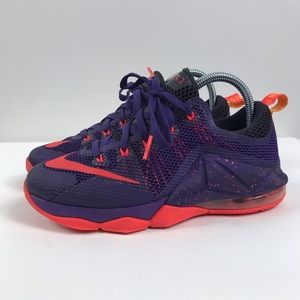 NIKE LEBRON XII LOW GS SZ 5.5Y/ women’s 7 COURT